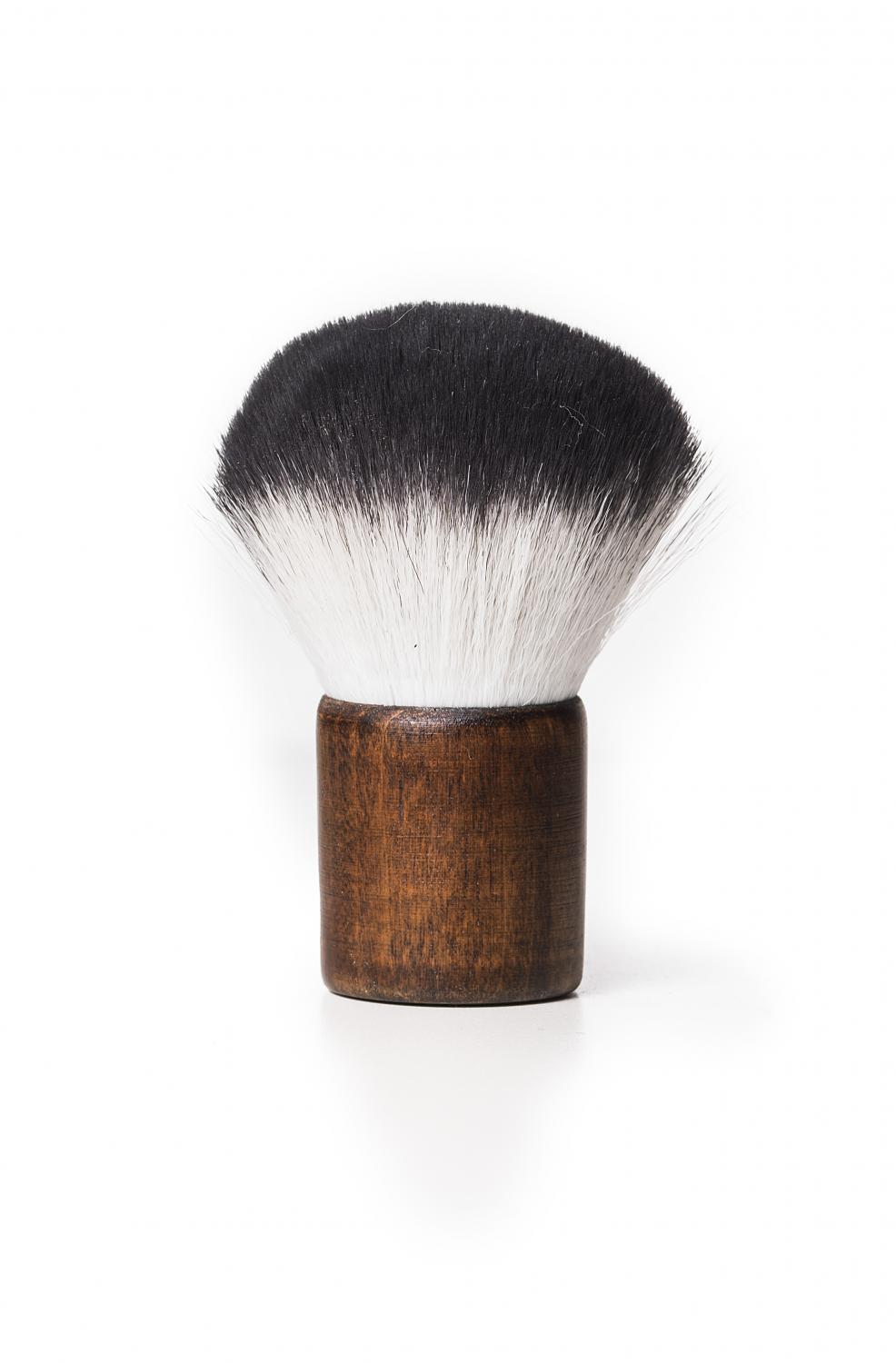 KABUKI BRUSH